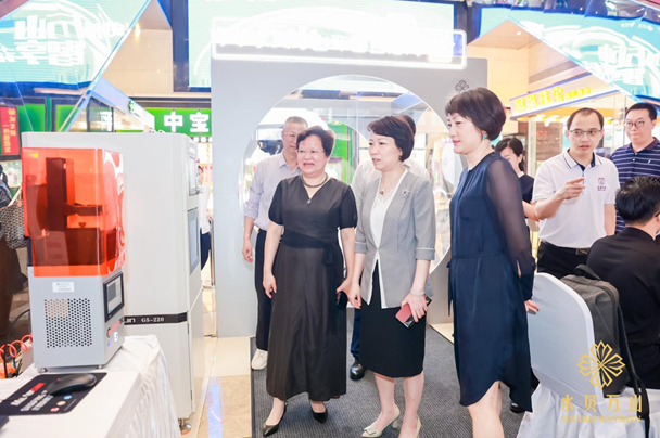 c8e697450026a2e9615430240c081bc0-1